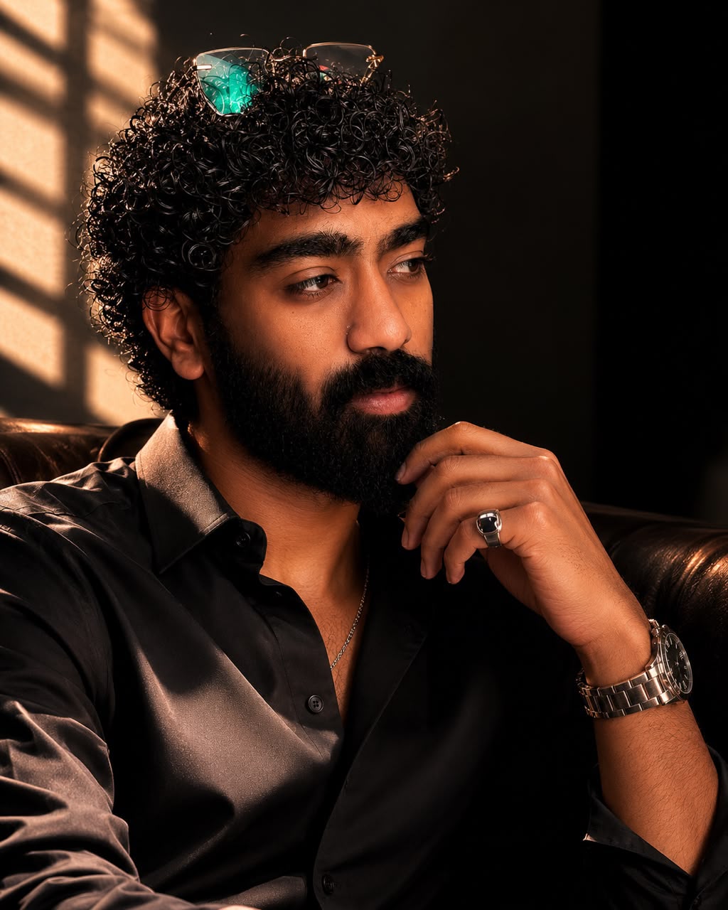 1790271532616-hv89kd.jpg?token=eyJraWQiOiI0ODdmNjJkYy04ZWQ2LTQ3NWItOGQ2YS1jODJmYjg0NTY2MjIiLCJhbGciOiJIUzI1NiJ9.eyJ1cmwiOiJhcnRpY2xlLWltYWdlcy85YzNjZTA0MC1iYTZlLTRjNTgtYmNkZi1iZjI1ZWZlYzg1OWQvMTc5MDI3MTUzMjYxNi1odjg5a2QuanBnIiwic2NvcGUiOiJkb3dubG9hZCIsImlhdCI6MTc5MDI3MTUzMywiZXhwIjoxODIxODA3NTMzfQ مصطفى يوسف بطلاً لفيلم "ساعة روح" مفاجأة السينما المصرية والعربيه 2026